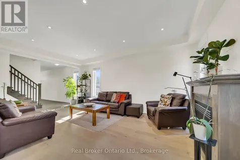 433 Twinleaf Street Waterloo ON N2V 0B5