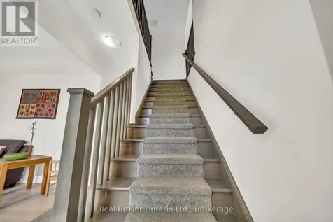 433 Twinleaf Street Waterloo ON N2V 0B5