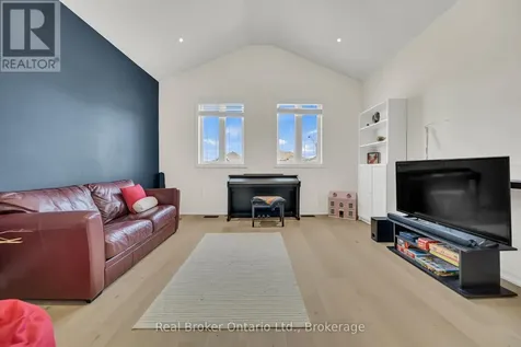 433 Twinleaf Street Waterloo ON N2V 0B5