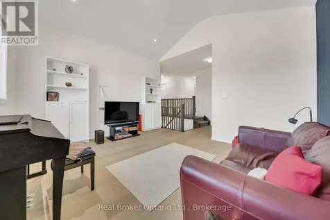 433 Twinleaf Street Waterloo ON N2V 0B5