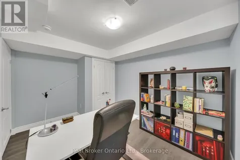 433 Twinleaf Street Waterloo ON N2V 0B5