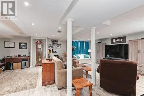 35 Sandy Coast Crescent Wasaga Beach ON L9Z 2L2