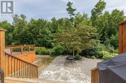 35 Sandy Coast Crescent Wasaga Beach ON L9Z 2L2