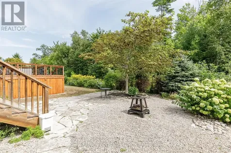 35 Sandy Coast Crescent Wasaga Beach ON L9Z 2L2