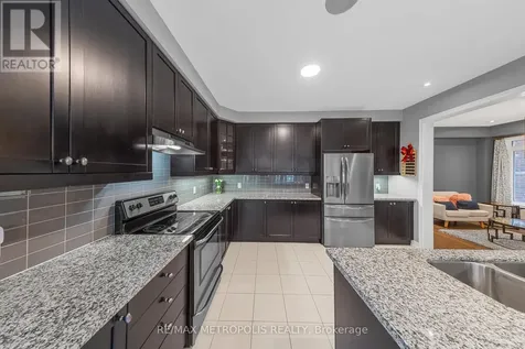 118 Lorne Thomas Place New Tecumseth ON L9R 0V8