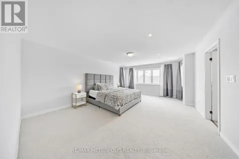 118 Lorne Thomas Place New Tecumseth ON L9R 0V8