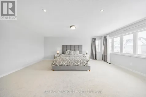 118 Lorne Thomas Place New Tecumseth ON L9R 0V8