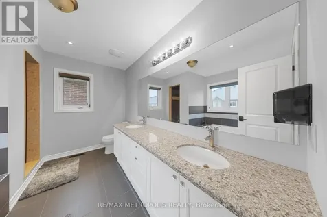 118 Lorne Thomas Place New Tecumseth ON L9R 0V8