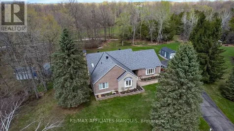 8 Tudor Circle Rideau Lakes ON K0G 1L0