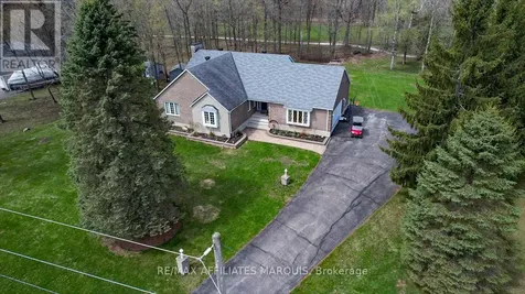 8 Tudor Circle Rideau Lakes ON K0G 1L0