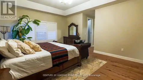 34 Huggins Drive Whitby ON L1P 0N4