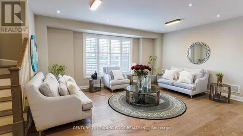 34 Huggins Drive Whitby ON L1P 0N4