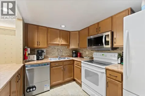 75 Riverside Drive East Windsor ON N9A 4C4