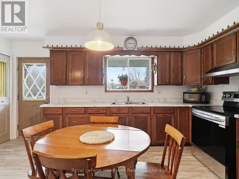 21 Brown Street South Minto ON N0G 1M0