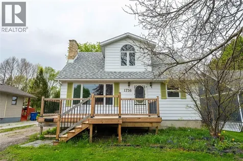 1736 Dufferin Avenue Wallaceburg ON N8A 2X4