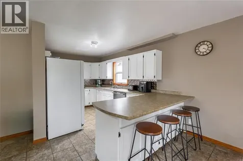 1736 Dufferin Avenue Wallaceburg ON N8A 2X4