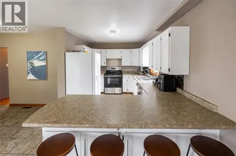 1736 Dufferin Avenue Wallaceburg ON N8A 2X4