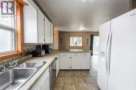 1736 Dufferin Avenue Wallaceburg ON N8A 2X4