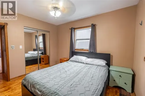 1736 Dufferin Avenue Wallaceburg ON N8A 2X4