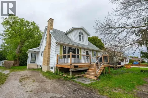1736 Dufferin Avenue Wallaceburg ON N8A 2X4