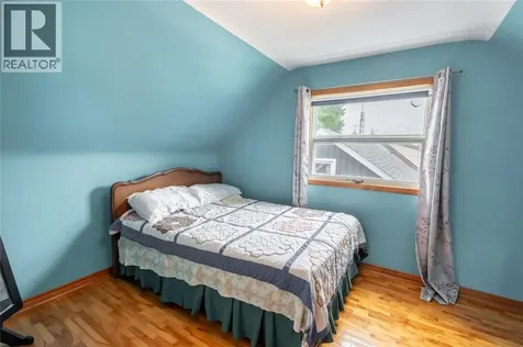 1736 Dufferin Avenue Wallaceburg ON N8A 2X4
