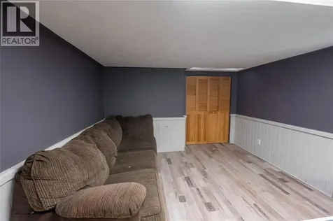 1736 Dufferin Avenue Wallaceburg ON N8A 2X4