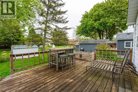 1736 Dufferin Avenue Wallaceburg ON N8A 2X4
