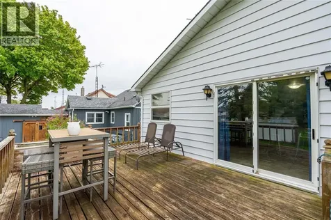 1736 Dufferin Avenue Wallaceburg ON N8A 2X4