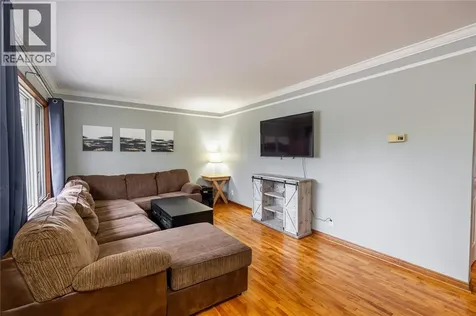 1736 Dufferin Avenue Wallaceburg ON N8A 2X4