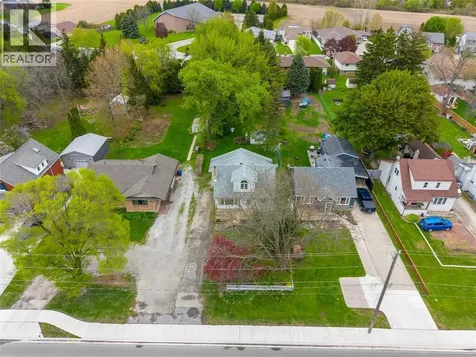 1736 Dufferin Avenue Wallaceburg ON N8A 2X4