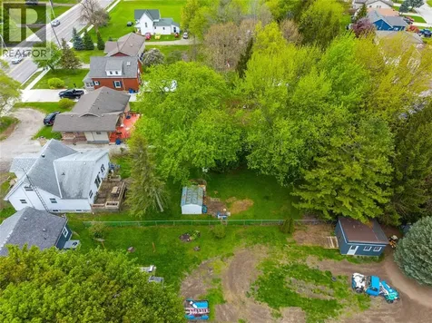 1736 Dufferin Avenue Wallaceburg ON N8A 2X4