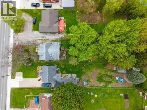 1736 Dufferin Avenue Wallaceburg ON N8A 2X4