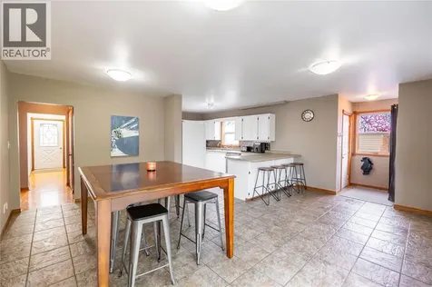 1736 Dufferin Avenue Wallaceburg ON N8A 2X4