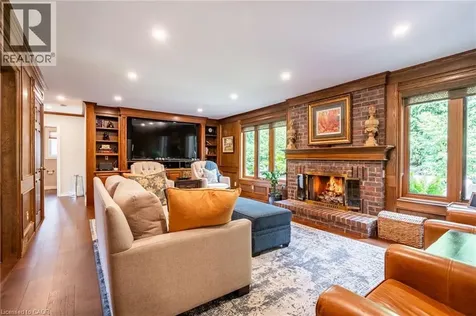 45 Peppertree Crescent Ancaster ON L9G 4L8