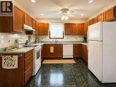 1637 St. Clair Avenue Windsor ON N9B 3K9