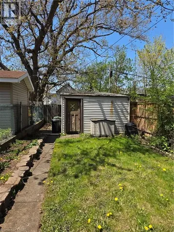 125 Cavell Avenue Hamilton ON L8L 7E6