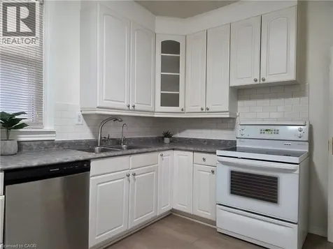 125 Cavell Avenue Hamilton ON L8L 7E6