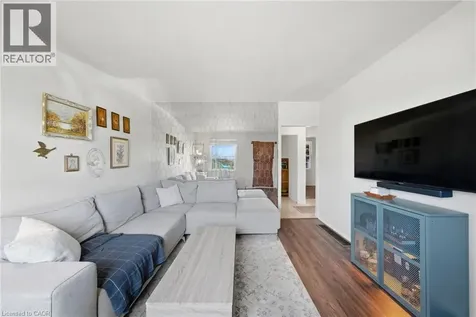 752 Ninth Avenue Hamilton ON L8T 2A6