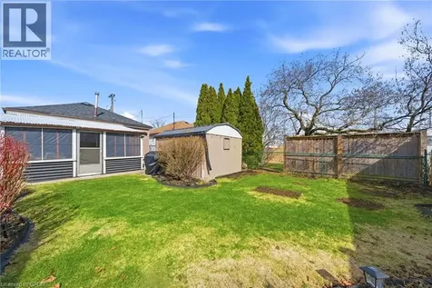 752 Ninth Avenue Hamilton ON L8T 2A6