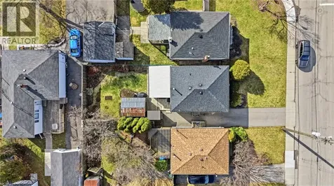 752 Ninth Avenue Hamilton ON L8T 2A6