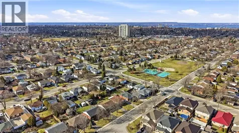 752 Ninth Avenue Hamilton ON L8T 2A6