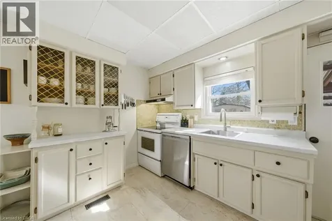 752 Ninth Avenue Hamilton ON L8T 2A6