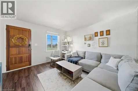 752 Ninth Avenue Hamilton ON L8T 2A6