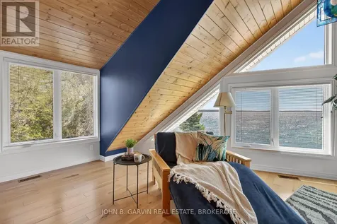 137 Thousand Islands Parkway Gananoque ON K6H 5R7