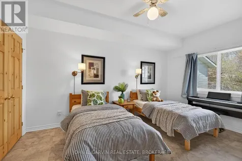 137 Thousand Islands Parkway Gananoque ON K6H 5R7