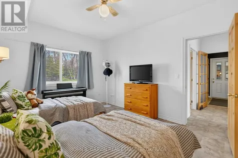 137 Thousand Islands Parkway Gananoque ON K6H 5R7