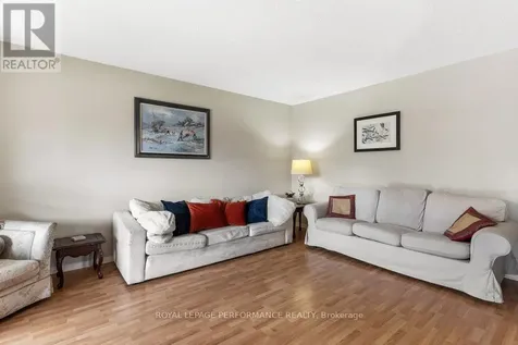 5529 Woodeden Drive Ottawa ON K4M 1B4