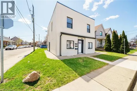 32 Britannia Avenue Hamilton ON L8H 1W4