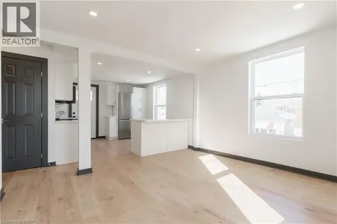 32 Britannia Avenue Hamilton ON L8H 1W4