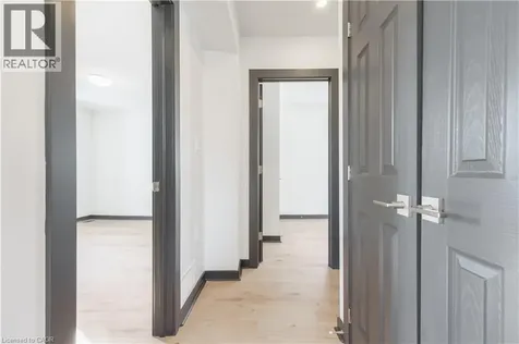 32 Britannia Avenue Hamilton ON L8H 1W4